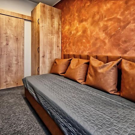 Restaurace A Penzion Praha Dolní Dunajovice Dış mekan fotoğraf
