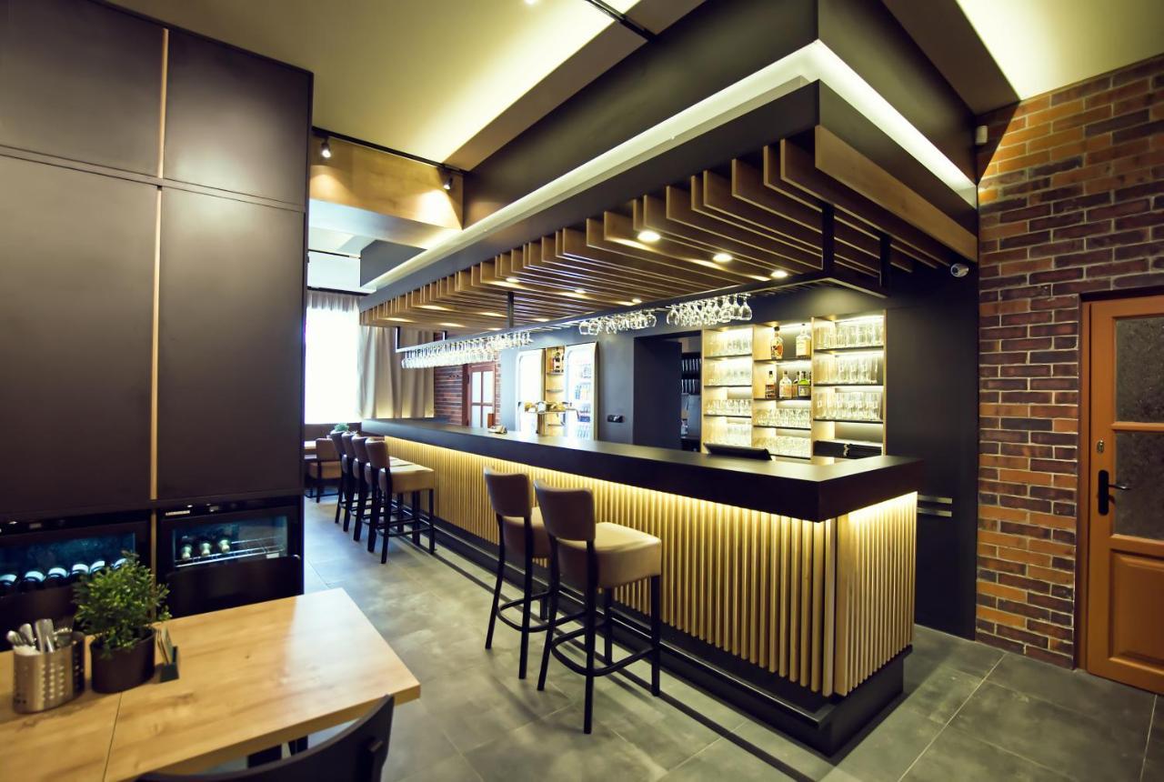 Restaurace A Penzion Praha Dolní Dunajovice Dış mekan fotoğraf